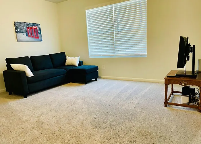 Luxury Living! Peaceful,Comfort And Spacious