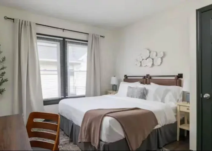 3Br Downtown-Old Salem Oasis