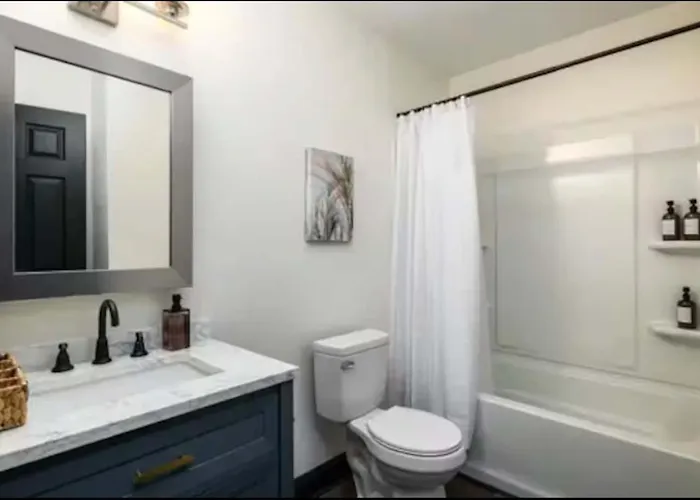 3Br Downtown-Old Salem Oasis